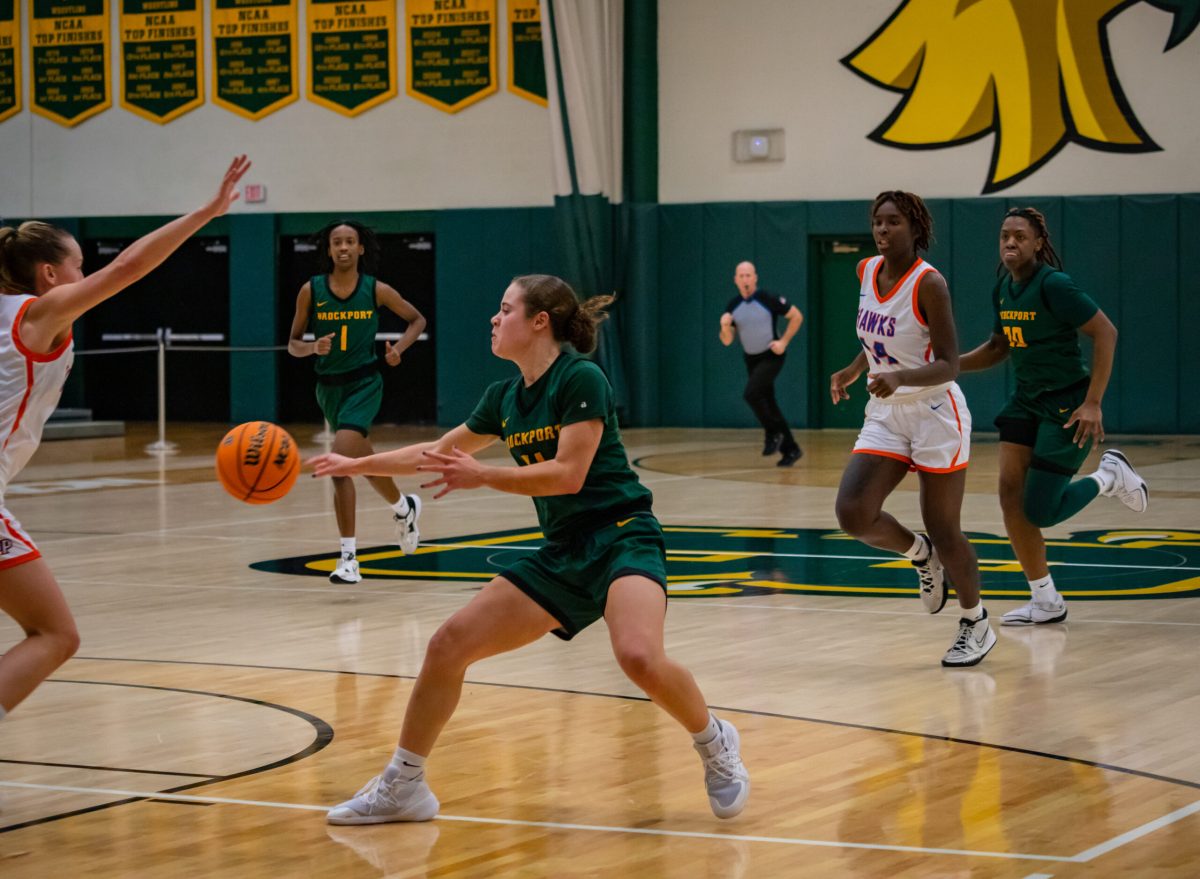 Shannon+Blakenship+scored+a+career-high+13+points+in+the+loss+for+Brockport+on+Saturday.+%28Photo+Credit%3A+Liv+Metz%2FBrockport+Athletics%29