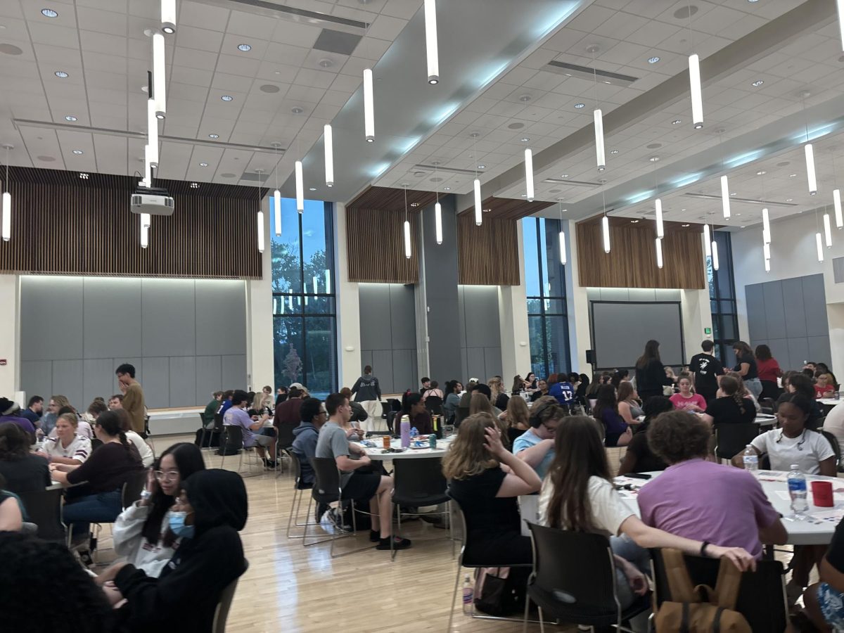 Students attending Welcome Back Bingo in the Union Ballroom.