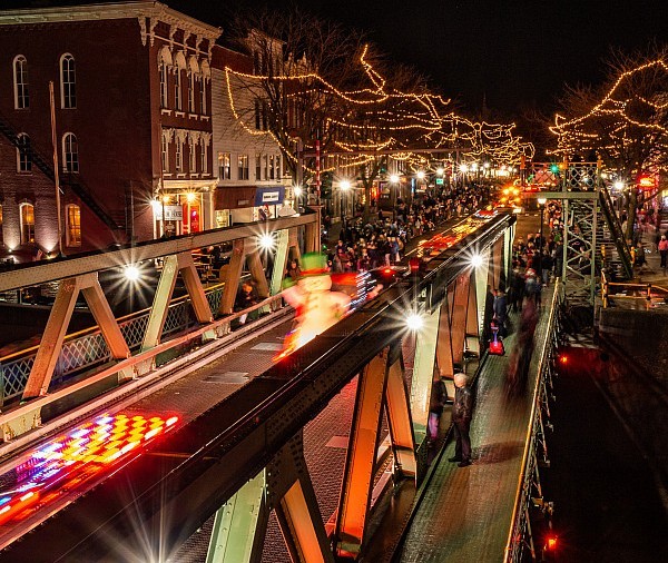 A photo of the parade from a few years ago