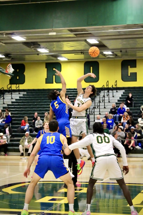 The Golden Eagles earned its fifth straight victory and third in a row by 10 or more points. 