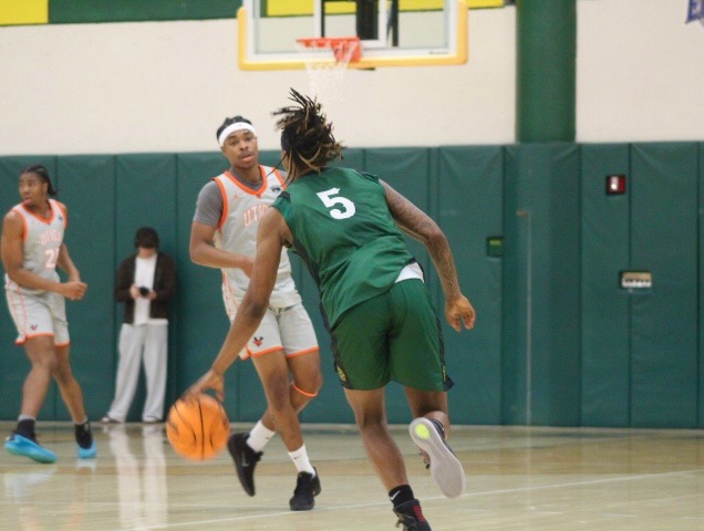Christian Amica (5) running in transition. 